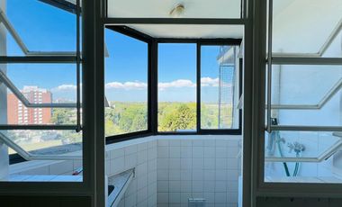 Departamento  de 3 ambientes con cochera en  Alquiler en San Isidro