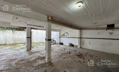 Muy Buen Depto 2 Amb. al Frente, con Balcón y Cochera