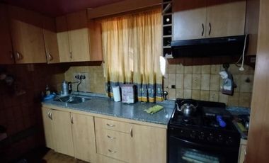EN VENTA- CASA DE 4 HABITACIONES EN BARRIO PARACAO