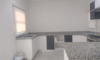 CASA EN RENTA DE 3 RECÁMARAS, FRAC. VISTA ALTA, BOCA DEL RÍO, VERACRUZ