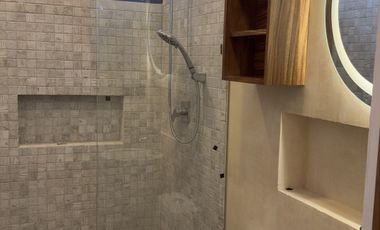 En venta casa con vista a lago en privada Altozano