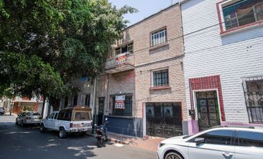 CASA EN VENTA CON USO DE SUELO MIXTO PARA REMODELACION, GUADALAJARA