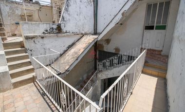 CASA EN VENTA CON USO DE SUELO MIXTO PARA REMODELACION, GUADALAJARA