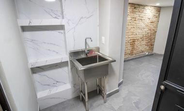 CASA EN VENTA CON USO DE SUELO MIXTO PARA REMODELACION, GUADALAJARA