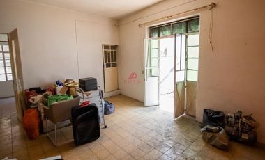 CASA EN VENTA CON USO DE SUELO MIXTO PARA REMODELACION, GUADALAJARA