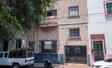 CASA EN VENTA CON USO DE SUELO MIXTO PARA REMODELACION, GUADALAJARA