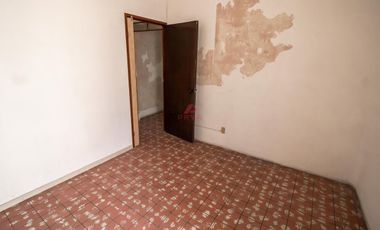 CASA EN VENTA CON USO DE SUELO MIXTO PARA REMODELACION, GUADALAJARA
