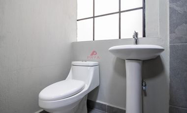 CASA EN VENTA CON USO DE SUELO MIXTO PARA REMODELACION, GUADALAJARA