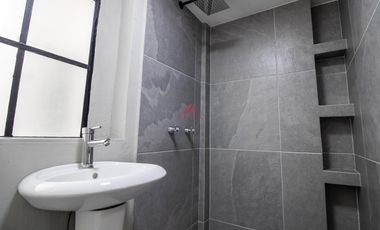 CASA EN VENTA CON USO DE SUELO MIXTO PARA REMODELACION, GUADALAJARA