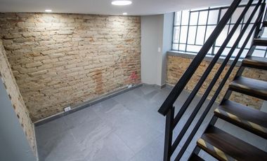 CASA EN VENTA CON USO DE SUELO MIXTO PARA REMODELACION, GUADALAJARA