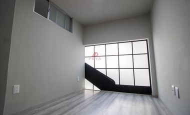 CASA EN VENTA CON USO DE SUELO MIXTO PARA REMODELACION, GUADALAJARA
