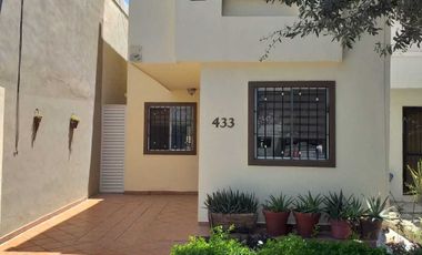 CASA EN VENTA EN BOSQUES DEL PONIENTE EN SANTA CATARINA