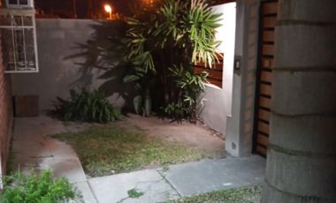 Amplia casa Barrio Gazzano