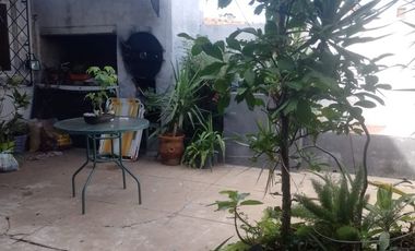 Amplia casa Barrio Gazzano