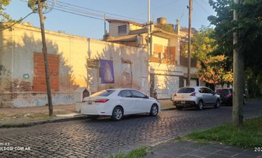 OPORTUNIDAD !!! IDEAL ENPRNDIMIENTO 282m2 EN ESQUINA (con casa a demoler)