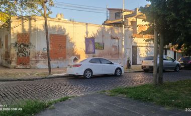 OPORTUNIDAD !!! IDEAL ENPRNDIMIENTO 282m2 EN ESQUINA (con casa a demoler)