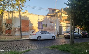 OPORTUNIDAD !!! IDEAL ENPRNDIMIENTO 282m2 EN ESQUINA (con casa a demoler)