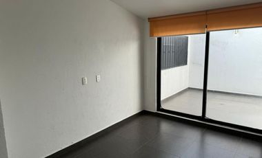 SE RENTA CASA DE UNA PLANTA EN ARBOLEDAS