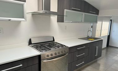 SE RENTA CASA DE UNA PLANTA EN ARBOLEDAS