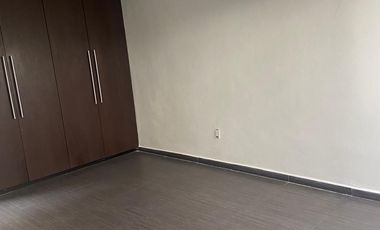 SE RENTA CASA DE UNA PLANTA EN ARBOLEDAS