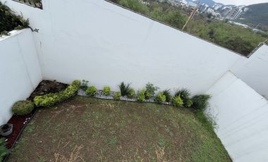 CASA AMUEBLADA EN RENTA SECTOR VALLE ORIENTE MONTERREY