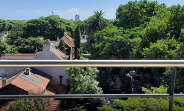 Departamento con Vista Verde y Cochera: Comodidad y Calidad