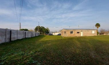 Vendo casa lista para mudarse en San Benito, 3 habitaciones, gran patio con verde