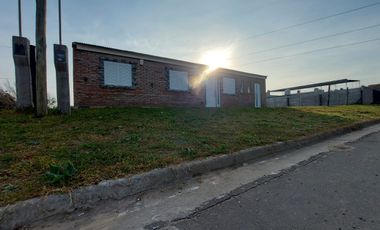 Vendo casa lista para mudarse en San Benito, 3 habitaciones, gran patio con verde