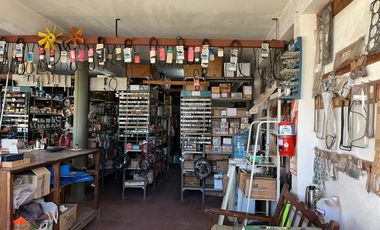 VENDO OPORTUNIDAD COMERCIAL Y VIVIENDA EN AV. CHURRUARIN y HUERGO