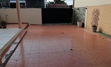 Casa c/pileta Sobre Av Zanni