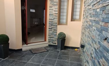 Casa c/pileta Sobre Av Zanni