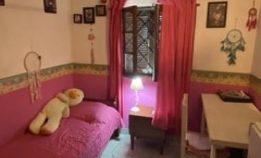 VENDO AMPLIA CASA DE 3 DORMITORIOS
