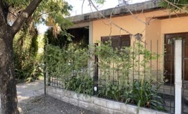 VENDO AMPLIA CASA DE 3 DORMITORIOS
