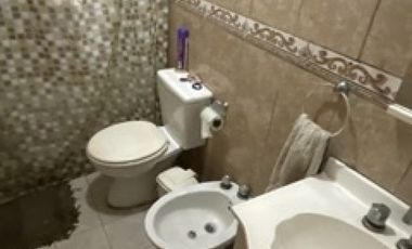 VENDO AMPLIA CASA DE 3 DORMITORIOS