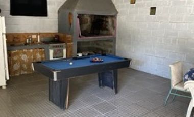 VENDO AMPLIA CASA DE 3 DORMITORIOS