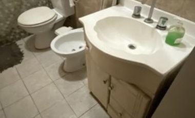 VENDO AMPLIA CASA DE 3 DORMITORIOS