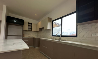 Venta de casa en Boquete Canyon Village, Boquete