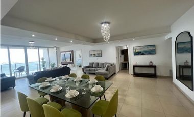 Alquilo Waters, Amoblado, en la avenida Balboa, tres recámaras