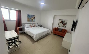 Alquilo Waters, Amoblado, en la avenida Balboa, tres recámaras