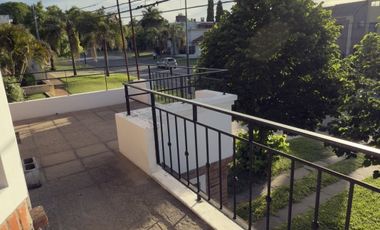 EN VENTA DUPLEX ZONA BLAS PARERA