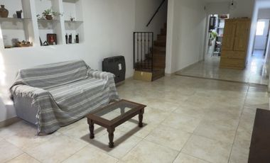 EN VENTA DUPLEX ZONA BLAS PARERA