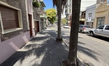 CALLE VICTORIA. VENDO CASA A REFACIONAR