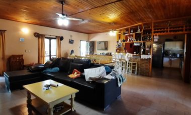 SE VENDE GRAN CASA QUINTA EN SAUCE MONTRULL