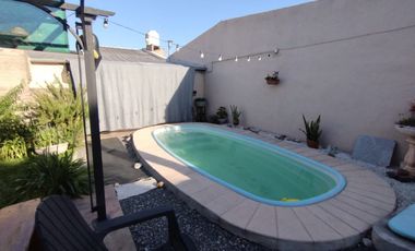 HERMOSA CASA EN VENTA SOBRE CALLE NICOLAS SPITALERI