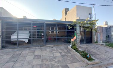 HERMOSA CASA EN VENTA SOBRE CALLE NICOLAS SPITALERI