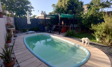HERMOSA CASA EN VENTA SOBRE CALLE NICOLAS SPITALERI