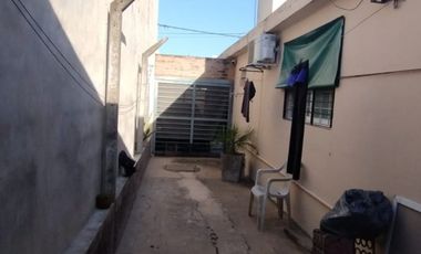 HERMOSA CASA EN VENTA SOBRE CALLE NICOLAS SPITALERI