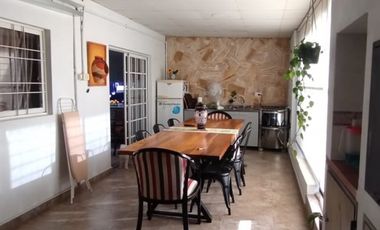 HERMOSA CASA EN VENTA SOBRE CALLE NICOLAS SPITALERI