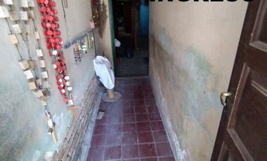 Casa con local a restaurar Laurencena 281