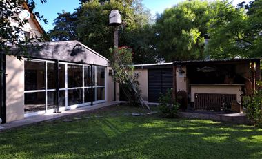 Amplia Casa con pileta y vista al rio, Villa Urquiza